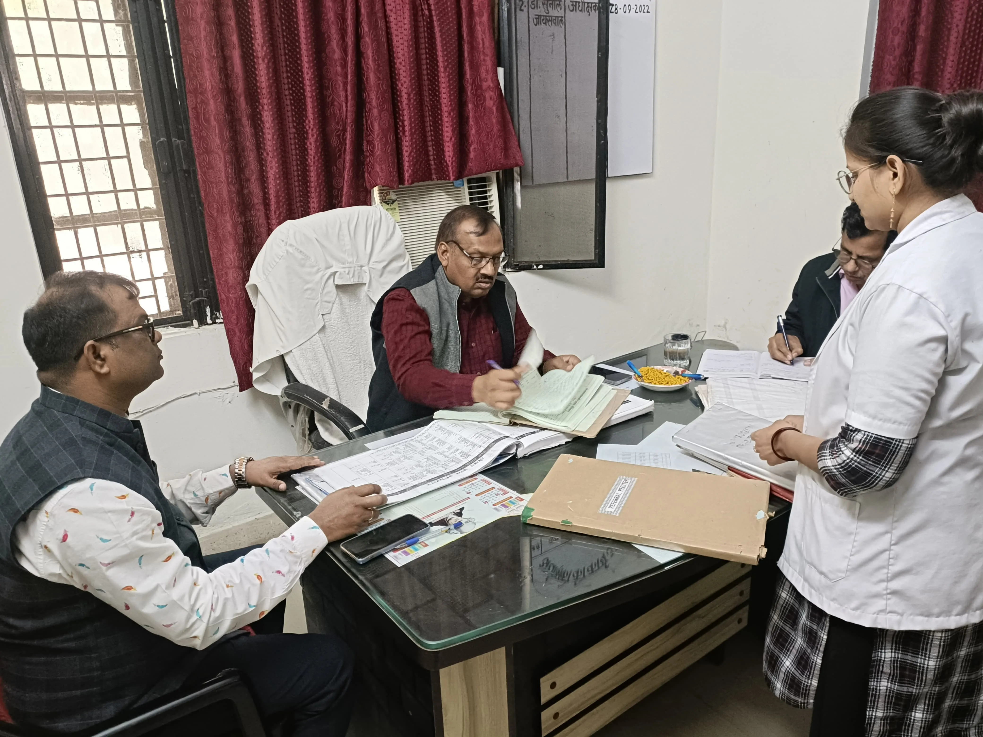 अपर निदेशक ने किया सामुदायिक स्वास्थ केंद्र का औचक निरीक्षण