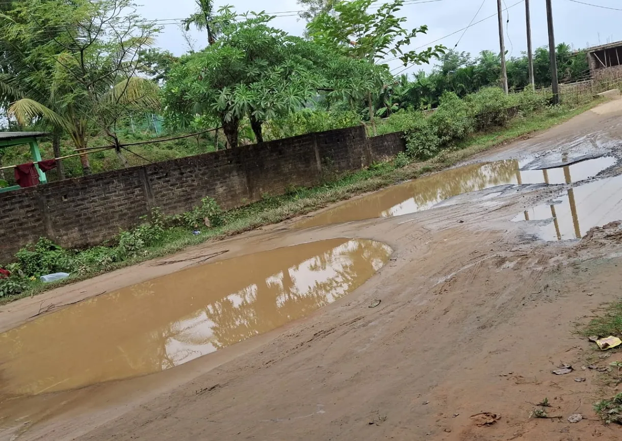 बदरपुर विधानसभा क्षेत्र के ऐंगलर बाजार और बढ़तल में लोग तीन न्यायसंगत मांगों के लिए अभूतपूर्व लोकतांत्रिक आंदोलन में सफल मतदान का किया बहिष्कार 