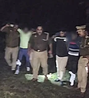 पुलिस मुठभेड़ में गोकशी की योजना बना रहे अन्तर्जनपदीय 02 शातिर अभियुक्त गिरफ्तार