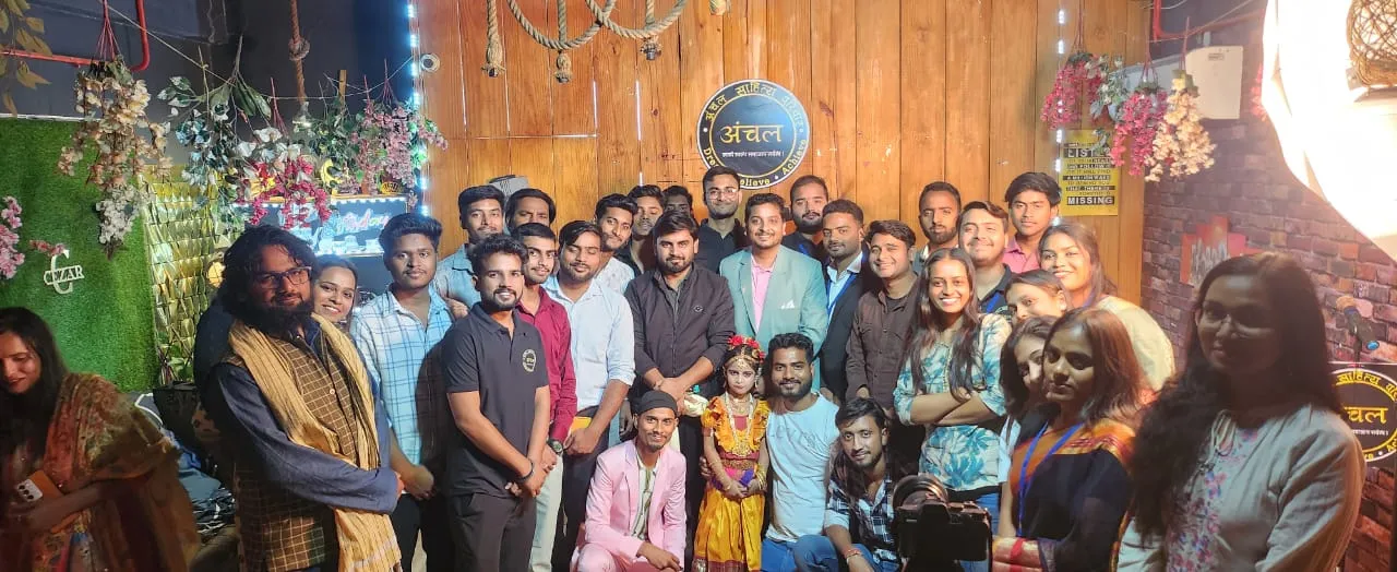 अवध की राजधानी लखनऊ में हुआ ओपन माइक कार्यक्रम, साहित्य और कला का हुआ संगम