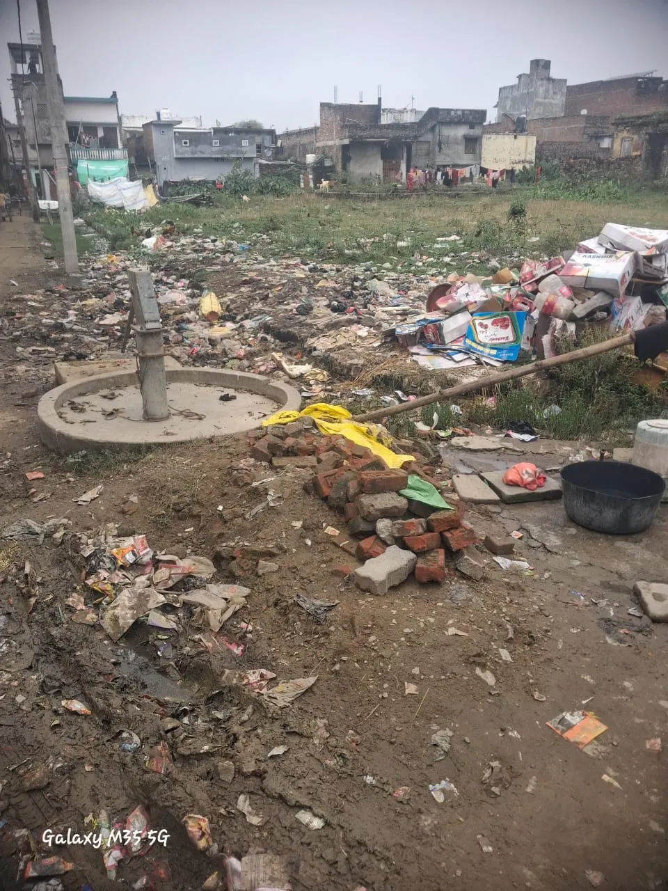 लोकमान्य तिलक वार्ड में कचरे का अंबार