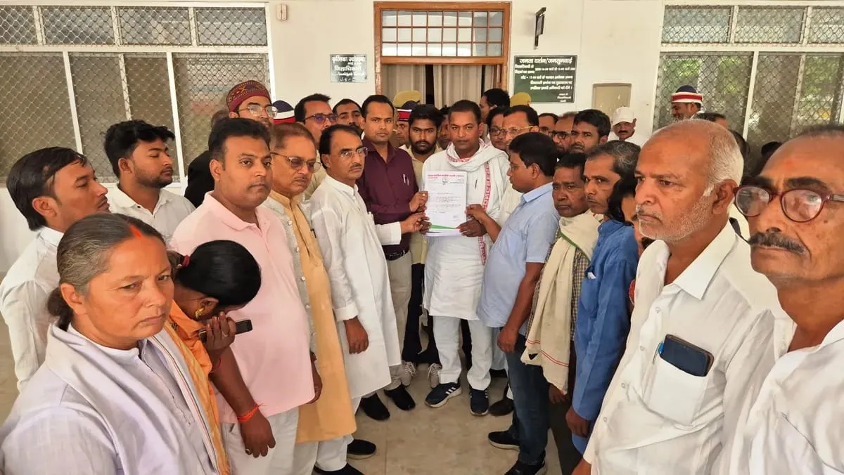 बेमौसम बरसात से फसलों को नुकसानः कांग्रेस ने किया मुआवजा देने की मांग,सौंपा ज्ञापन