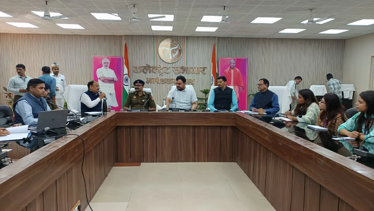 सिविल सर्विसेज ऑफिसर्स को दी गई अम्बेडकर नगर जनपद की भौगोलिक, प्रशासनिक एवं विकास योजनाओं की विस्तृत जानकारी