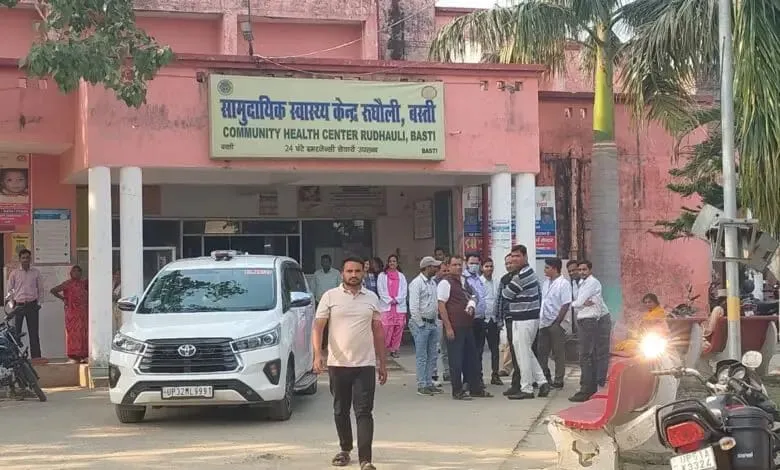 जिम्मेदारों के इशारे पर सीएचसी रुधौली की जांच, मीडिया पर रोक खामियों पर साधी चुप्पी