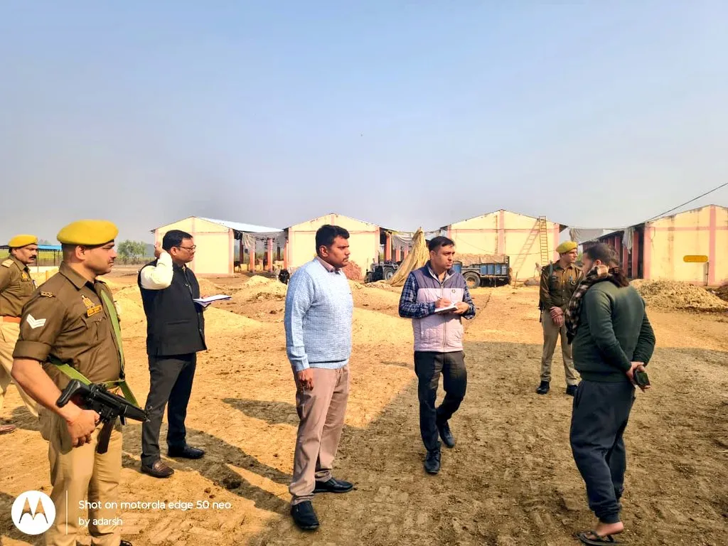 डीएम ने गौशाला में पाई अनियमितता प्रधान को जारी किया नोटिस