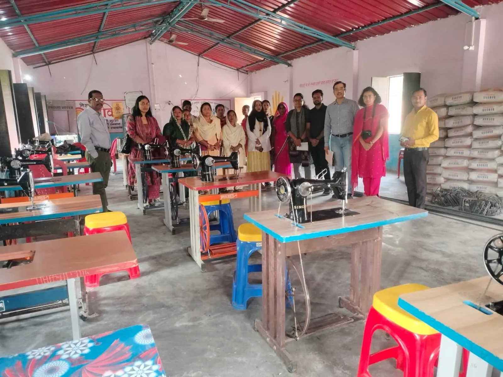 गवर्नमेंट ऑफ तेलंगाना के पांच विभागों के विभिन्न अधिकारियों का प्रशिक्षण के दौरान रुसैना पंचायत का किया भ्रमण