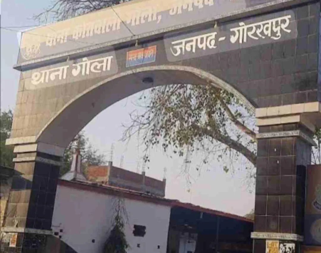 गोलाबाजार में दर्दनाक सड़क हादसा: अज्ञात वाहन की टक्कर से बाइक सवार गंभीर रूप से घायल, पुलिस ने दर्ज किया मुकदमा