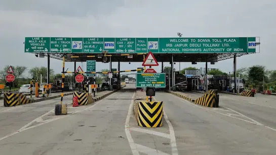 टोल प्लाज़ा में दरिंदगी का पर्दाफाश:।