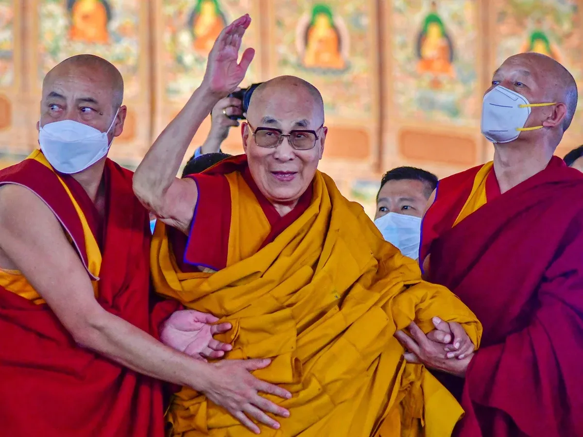 तिब्बती पहचान पर चीन की नज़र? प्राग घोषणापत्र में दलाई लामा के उत्तराधिकार में हस्तक्षेप का कड़ा विरोध