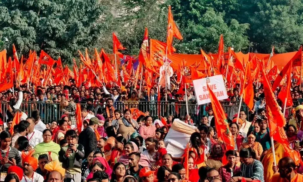 ‘सनातन हिंदू एकता पदयात्रा’ को मिल रहा अपार जनसमर्थन, हिंदू एकता का संदेश दे रहे आचार्य धीरेंद्र शास्त्री