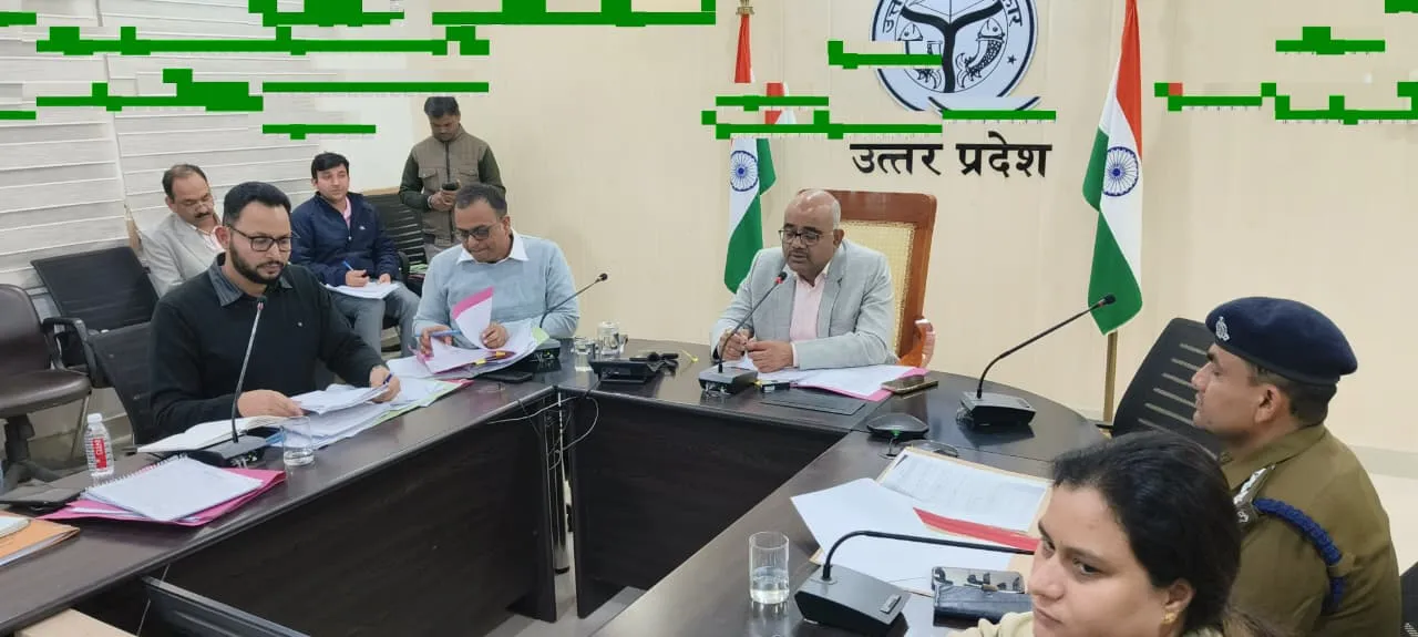 जनपद के समस्त रेलवे स्टेशन, बस अड्डों तथा मुख्य चौराहों के पास रैन बसेरों का संकेतक लगेंगे 