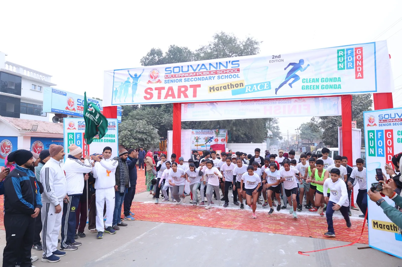 सुवन्स मिलेनियम में मैराथन दौड़ के साथ उगा सूरज!