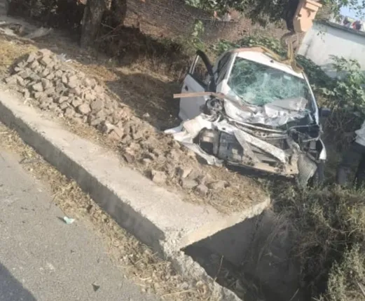   मार्ग दुर्घटना में चाचा व भतीजे की  मौत, पिता गंभीर