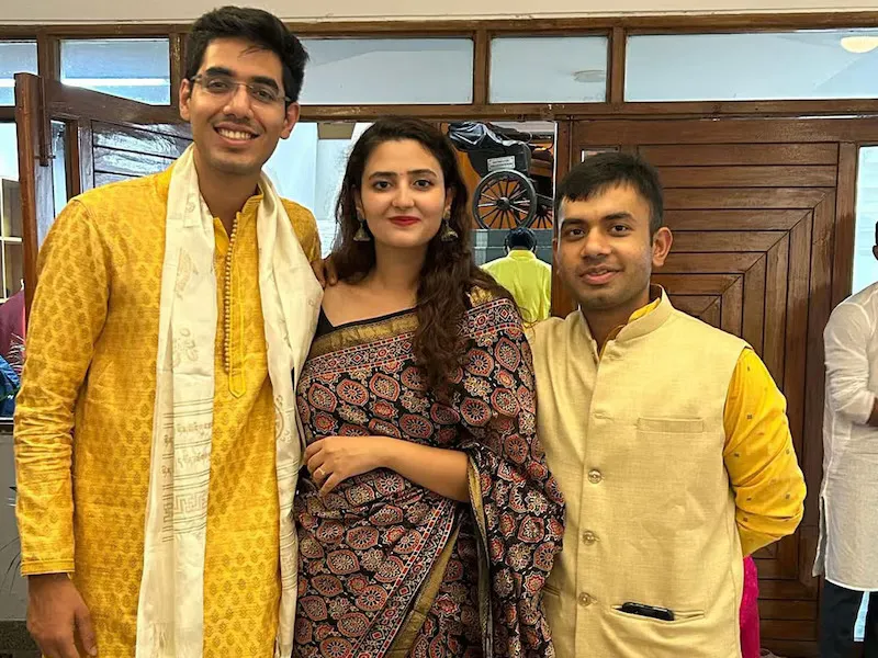 4262962-pallavi-mishra-ias-6