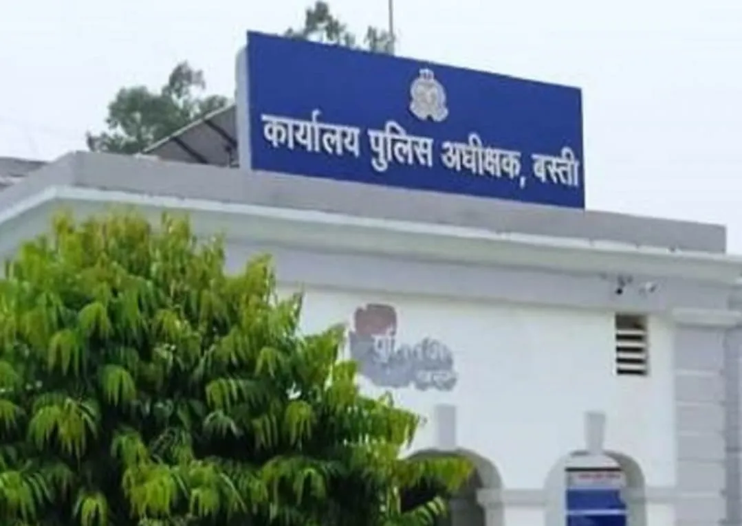 दरोगा चन्दन बस्ती वासियों को कब तक लगाते रहेंगें चन्दन, जिम्मेदार परेशान