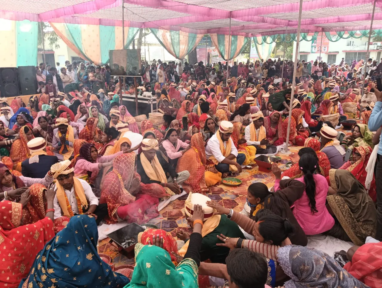 मुख्यमंत्री सामूहिक विवाह योजना में 272 जोड़ों ने लिए सात फेरे