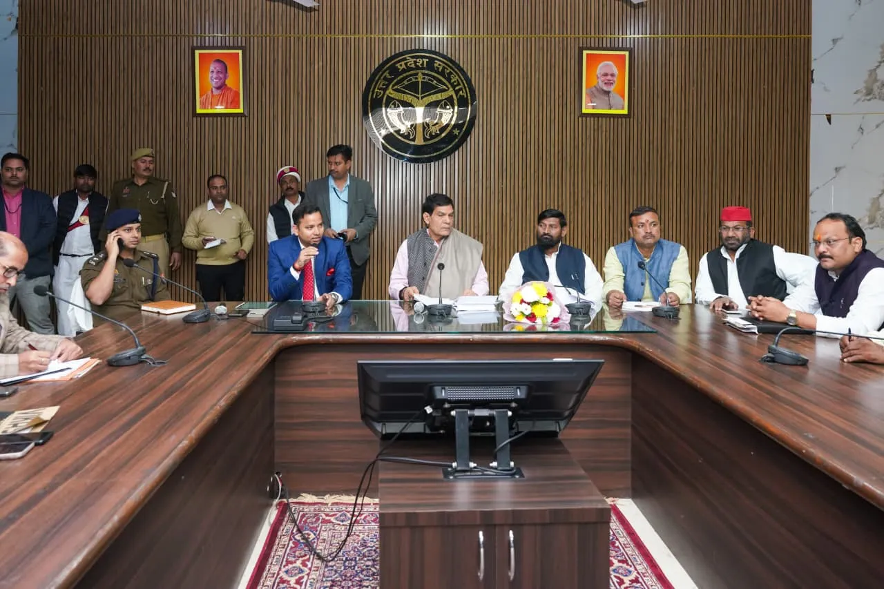 नगर विकास एवं ऊर्जा मंत्री/प्रभारी मंत्री ने जनप्रतिनिधियों से मुलाकात कर, अधिकारियों के साथ की समीक्षा बैठक,दिया आवश्यक दिशा निर्देश