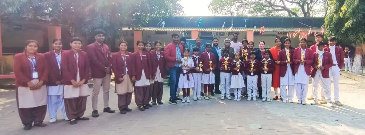 अस्वस्थ चल रहे प्रखंड अध्यक्ष का हालचाल जानने रिम्स पहुंचे‎ महेशपुर विधायक‎ प्रो.स्टीफन मरांडी