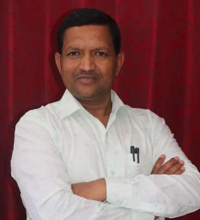 सरीसों एवं विभिन्न सब्जियों की खेती में जुटे कृषक 