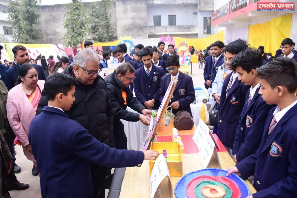 अजमत अली एवं इकबाल अली ने किया विज्ञान एवं कला प्रदर्शनी का उद्घाटन, गणमान्य अतिथियों की रही गरिमामयी उपस्थिति