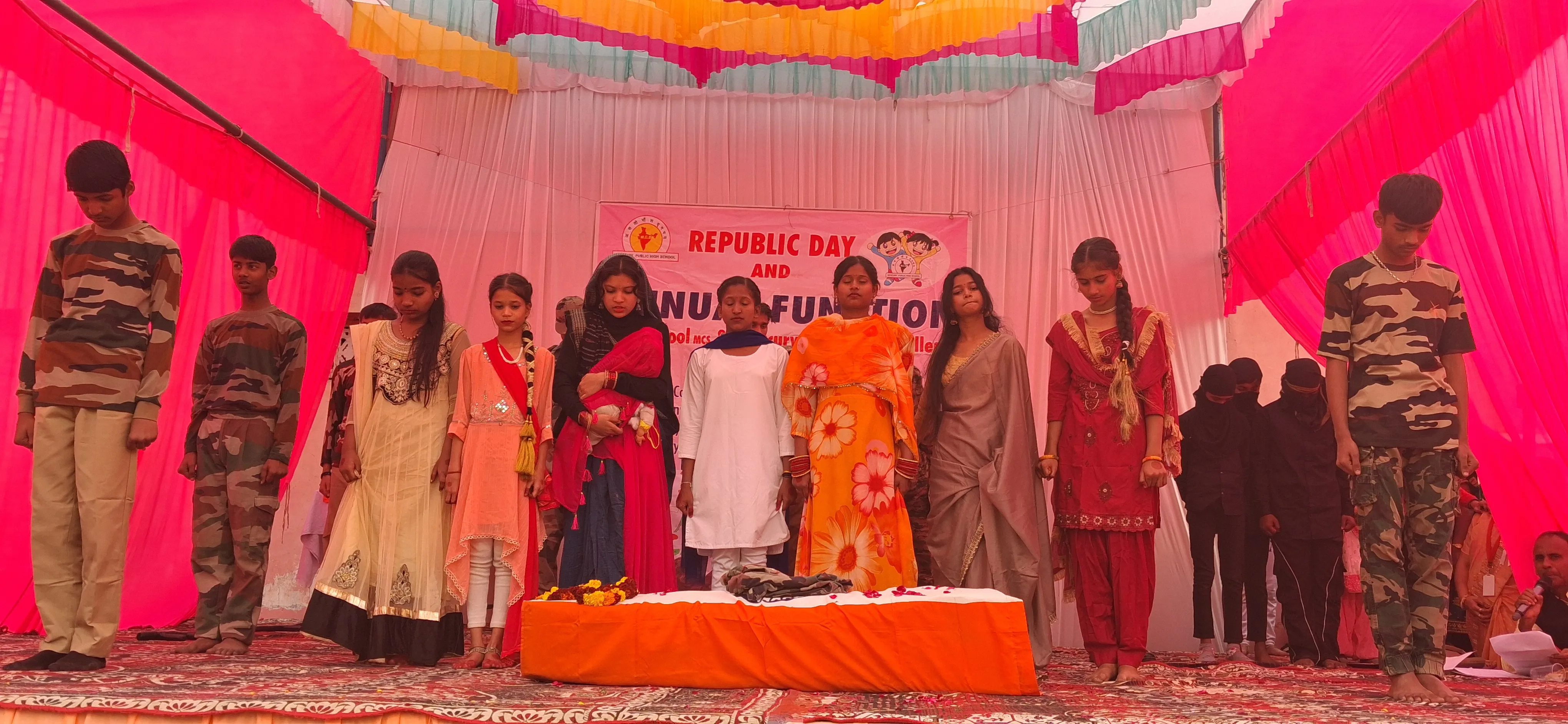 राजधानी लखनऊ के नीलमथा क्षेत्र स्थित मरकरी पब्लिक इंटर कॉलेज में वार्षिक उत्सव बड़े ही हर्षोल्लास, अनुशासन और भव्यता के साथ आयोजित किया गया।