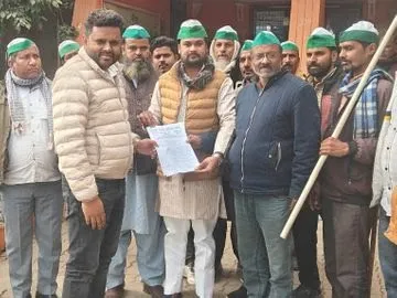 बलरामपुर में भाकियू भानू का प्रदर्शन, ठेकेदारों की मनमानी: इंफ्रामेट्री बोर्ड न लगाने पर आंदोलन की चेतावनी 