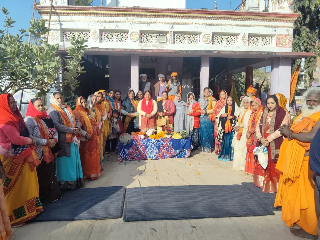 रामगढ़ कसारी शिव सरोवर पर स्थित भिखारी बाबा आश्रम पर  नशा मुक्ति कार्यक्रम का आयोजन, जरूरतमंदों को वितरित किये गये कंबल