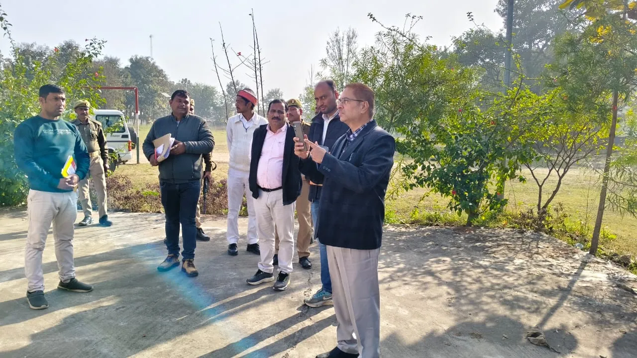 जिलाधिकारी  ने किया कठपुरवा मिनी स्टेडियम का औचक निरीक्षण जनपद के सभी ब्लॉकों में खेल मैदान बनाने के दिए निर्देश