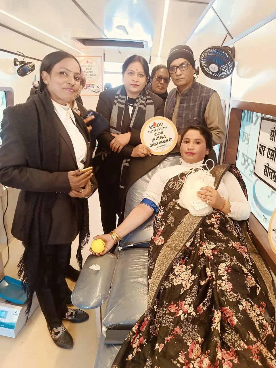 कचहरी परिसर में सोनभद्र बार एसोसिएशन द्वारा रक्तदान शिविर का आयोजन