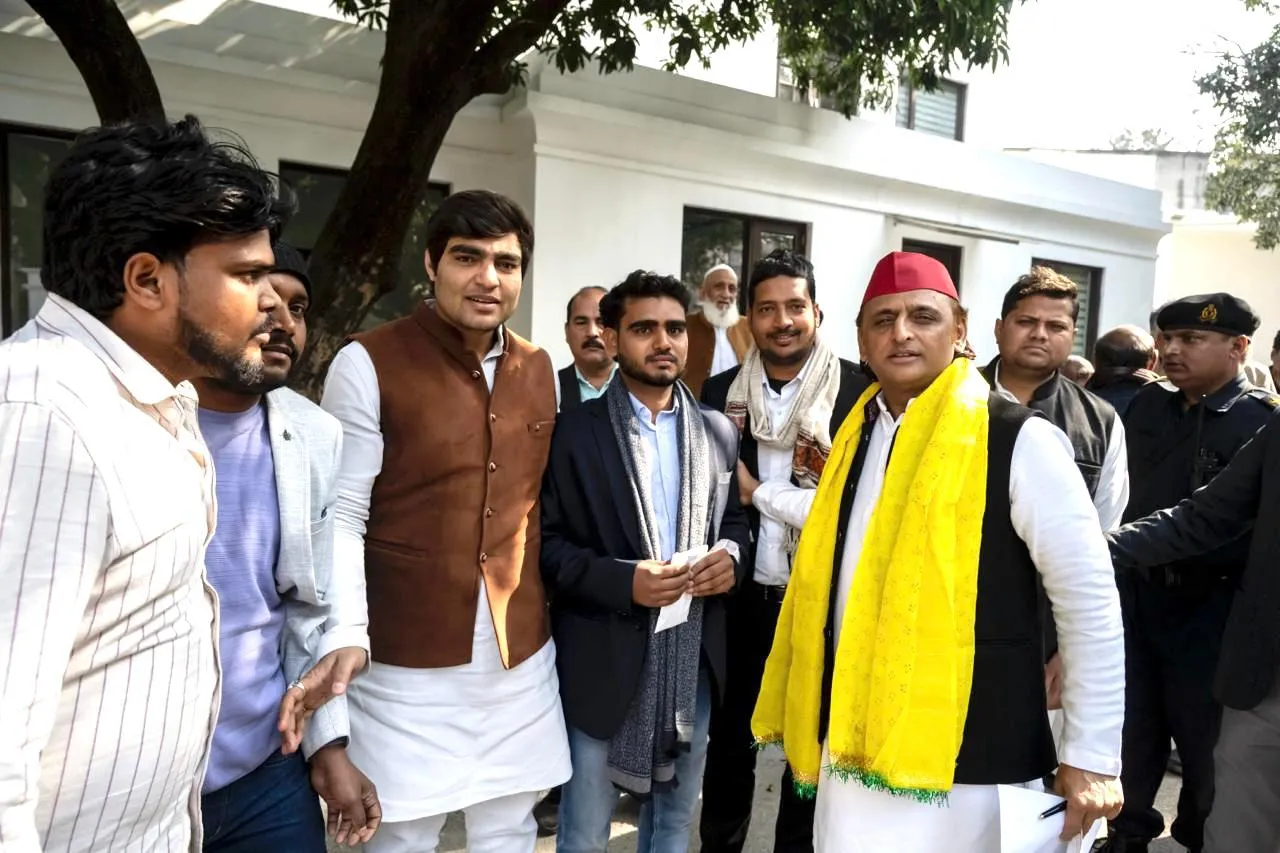 विवेकानंद राज्य युवा पुरस्कार में चयन के बाद नाम हटाने पर बवाल, प्रशासनिक लापरवाही उजागर , सपा सुप्रीमो अखिलेश यादव ने दी प्रोत्साहन राशि