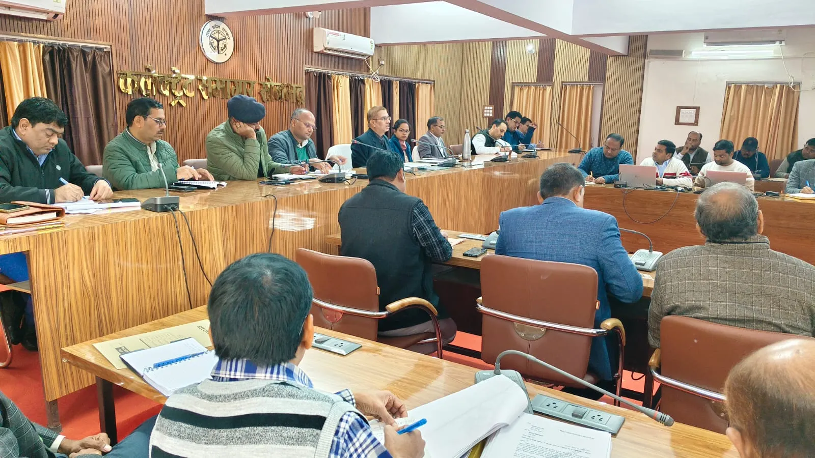 उत्तर प्रदेश दिवस का जनपद मेें भव्य व दिव्य तरीके से होगा आयोजन-जिलाधिकारी