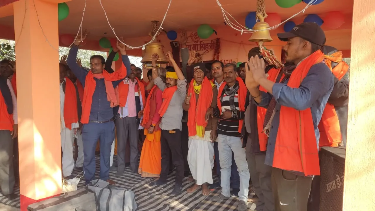 भक्तिमय सुरों से गूँजा सिहुली दरबार मकर संक्रांति पर उमड़ा जनसैलाब, गायकों ने बाँधा समाँ