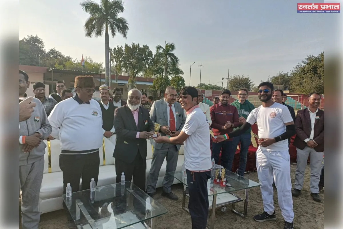 ज्यूडिशियल इम्प्लाइज क्रिकेट प्रतियोगिता में जनपद न्यायाधीश ने की कमेन्ट्री