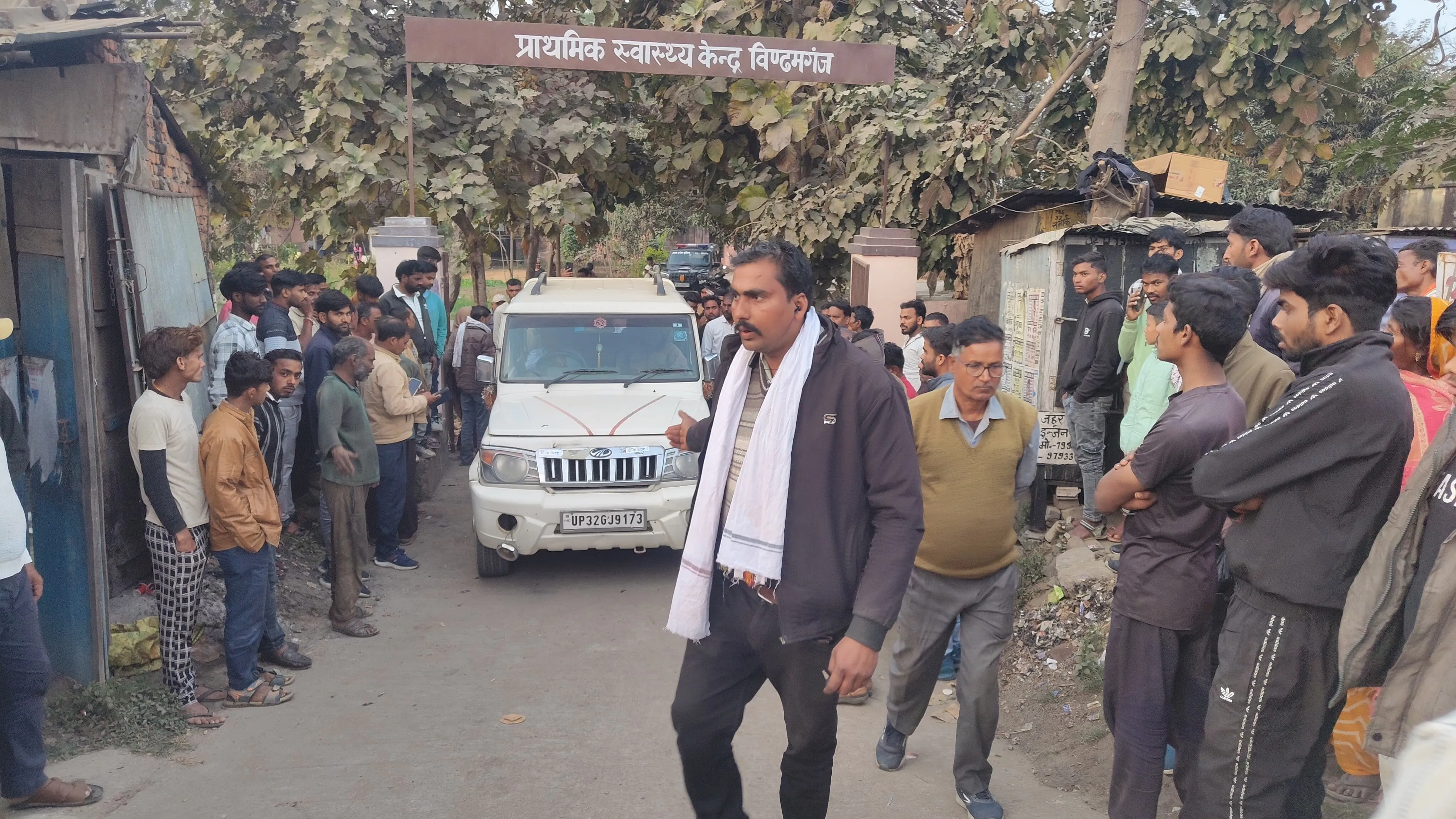 कनहर  सिंचाई परियोजना  में कार्य करने के दौरान बिजली के चपेट में आने से कामगार  की मौत, परिजनों में मचा कोहराम