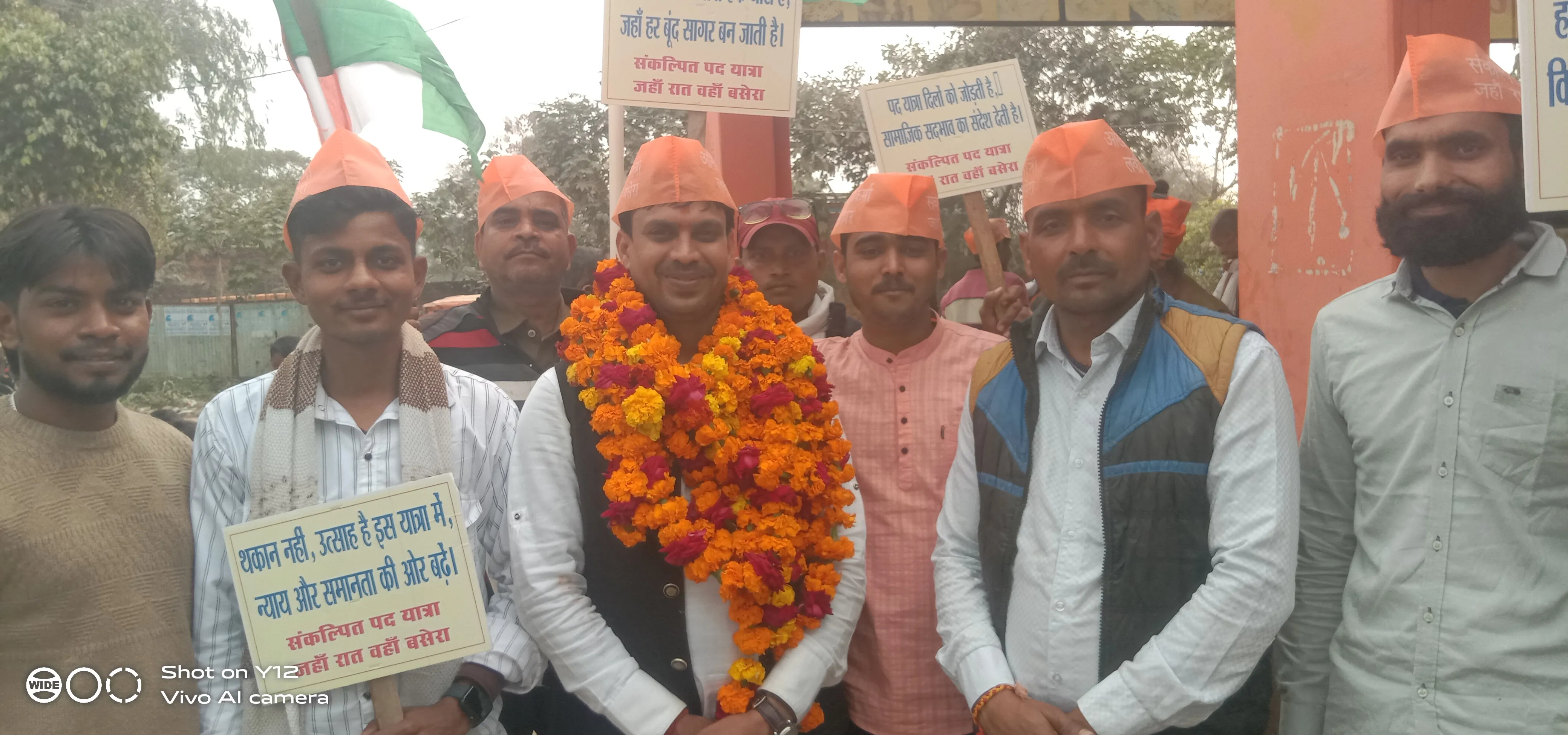 युवा संघर्षशील समाज सेवी लकी लोहार उर्फ अखिल विश्वकर्मा ने चुनावी बिगुल बजते ही शुरू की गांवों की पदयात्रा..जहां