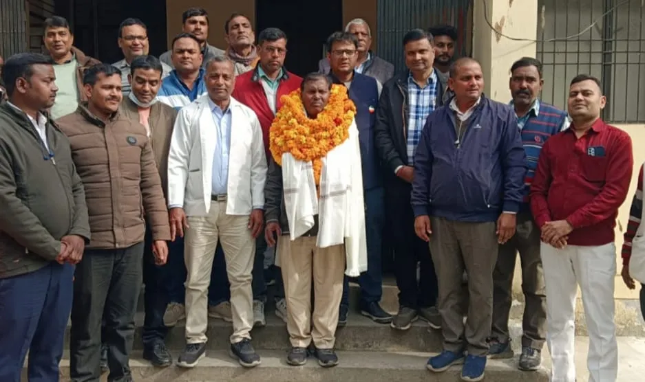 पशु चिकित्सालय रामनगर में आयोजित हुआ विदाई समारोह