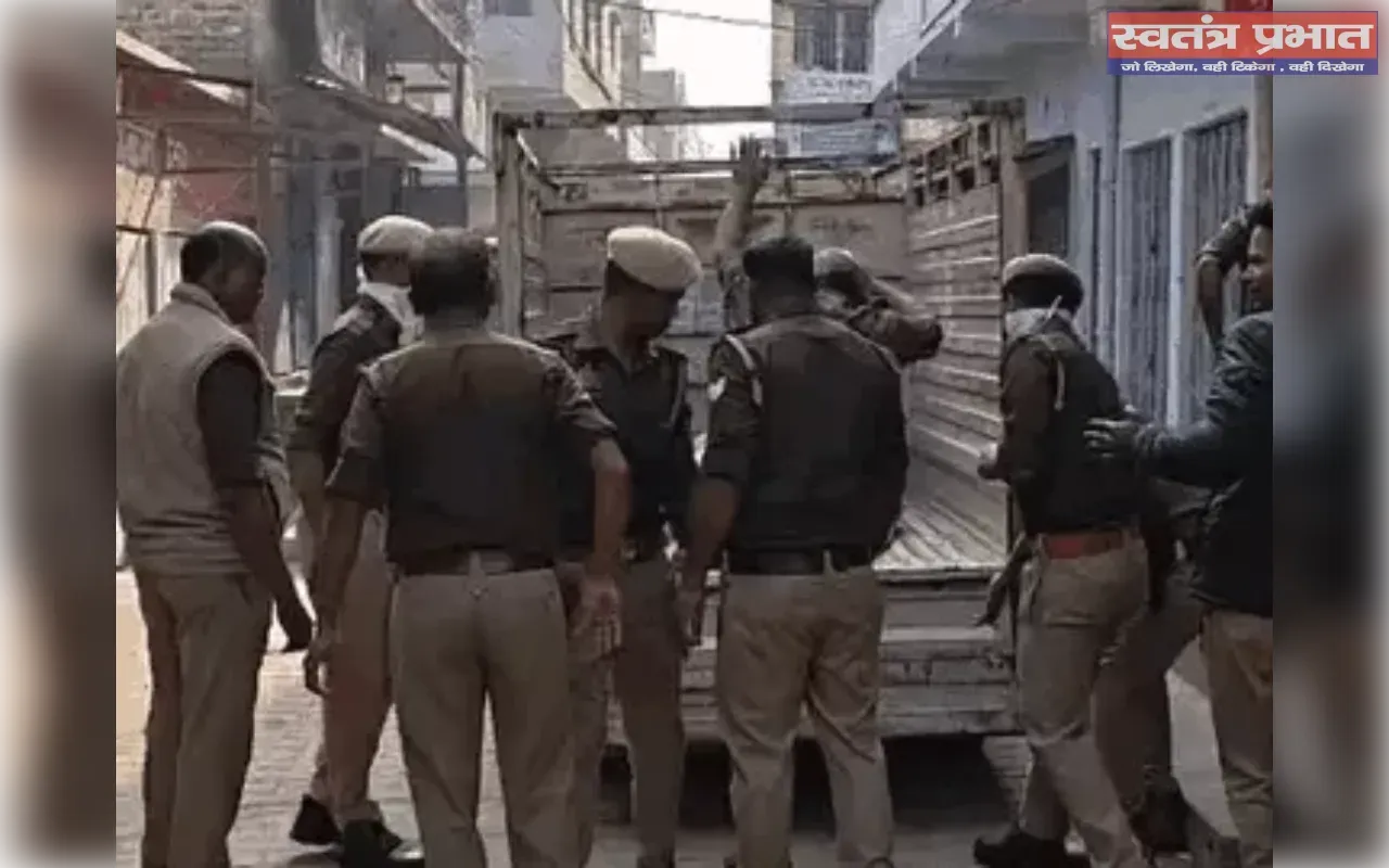 बलिया में दोहरी मौत से सनसनी: युवक फंदे पर मिला, किन्नर का शव बक्से में बरामद