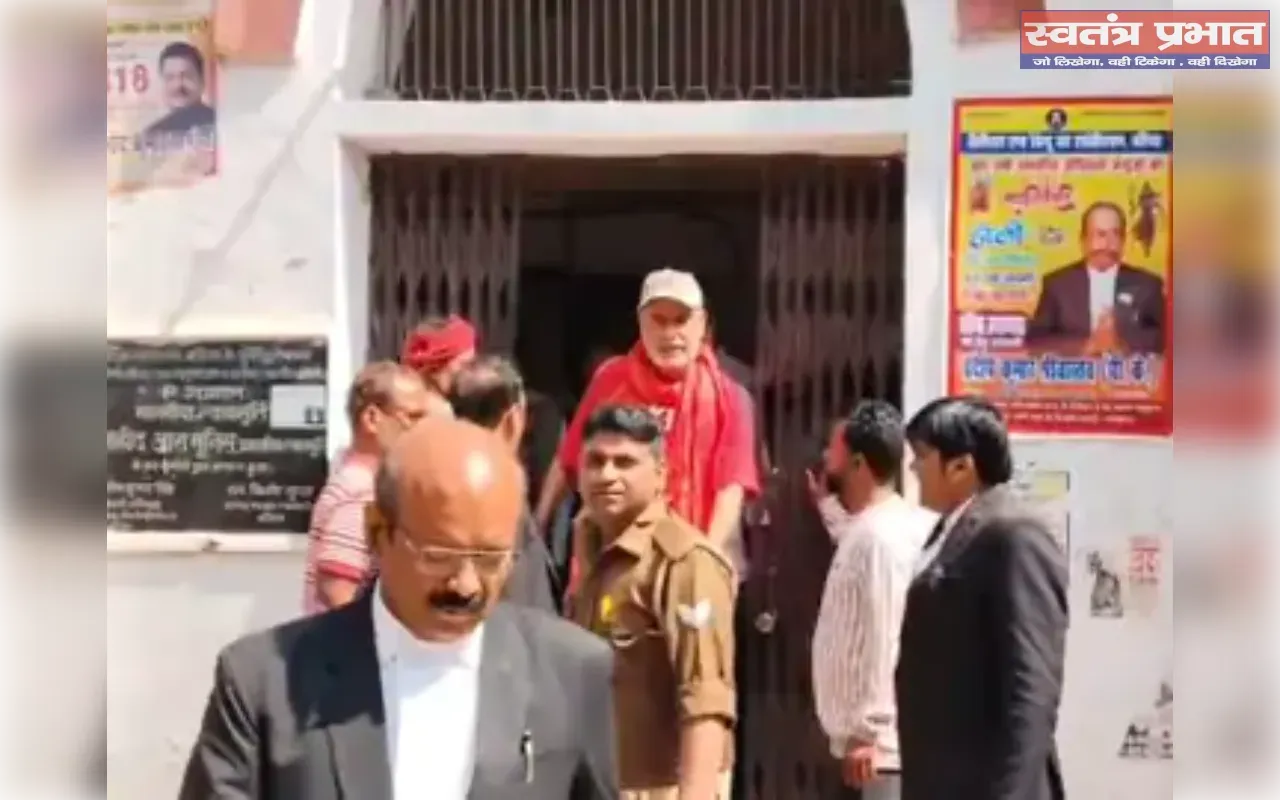 बलिया: सुनील हत्याकांड में 1 लाख का इनामी अजीत चौबे कोर्ट में सरेंडर