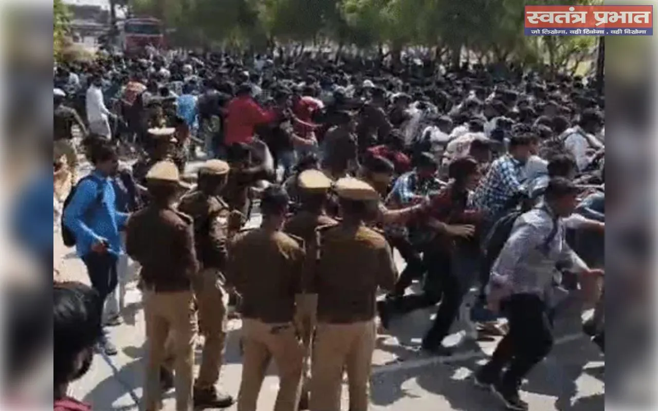 कानपुर में छात्र की मौत के बाद पीएसआईटी कॉलेज में जमकर बवाल