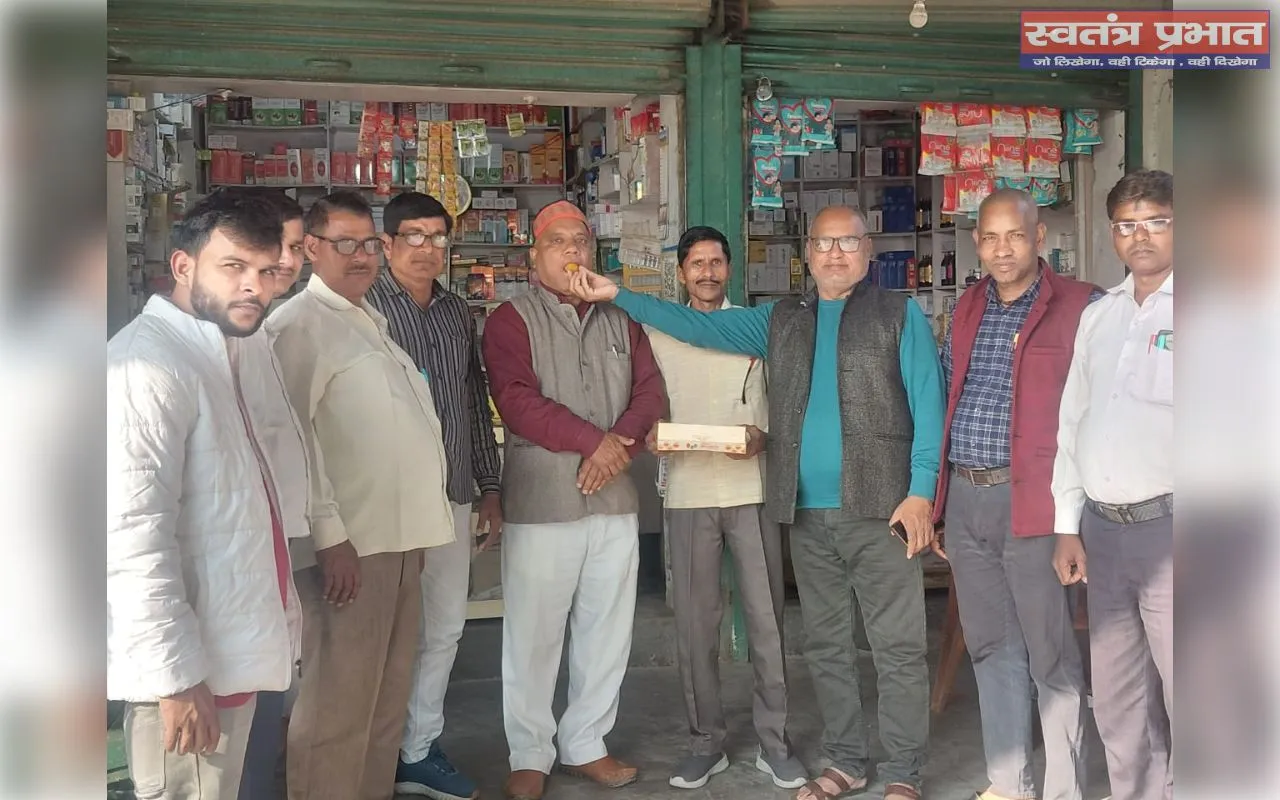 मानदेय बढ़ोतरी से झूमे शिक्षा मित्र,  खुशी की लहर