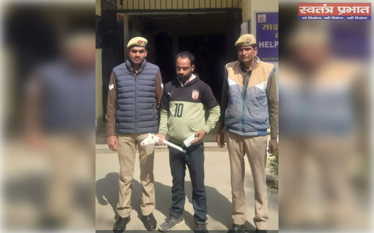 मारपीट के मामले में तमंचा लहराते वाले को पुलिस ने पकड़ कर भेजा जेल 