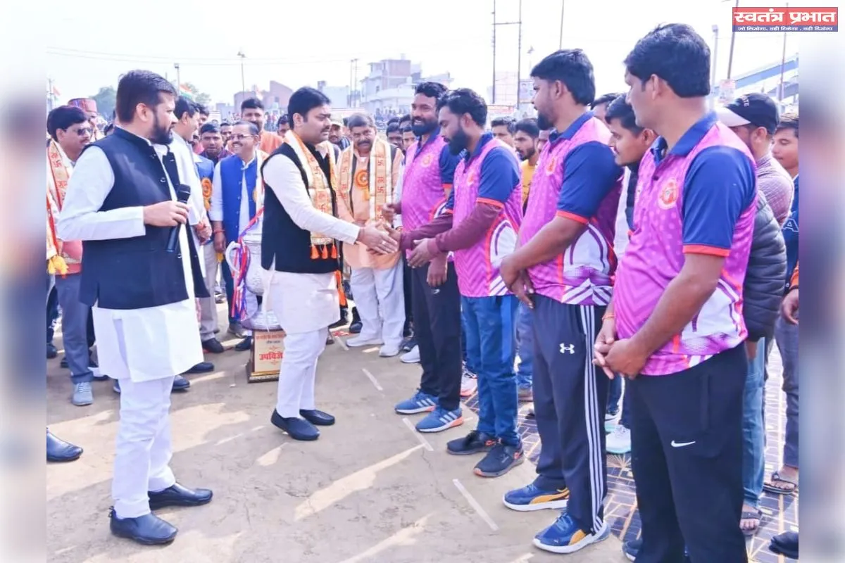 हरैया  नगर पंचायत में स्व. रणजीत सिंह स्मृति क्रिकेट टूर्नामेंट का हुआ भव्य शुभारंभ