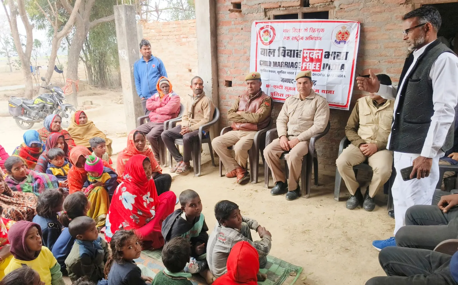 बाल विवाह मुक्त भारत अभियान के तहत मुसहर बस्ती में जागरूकता कार्यक्रम