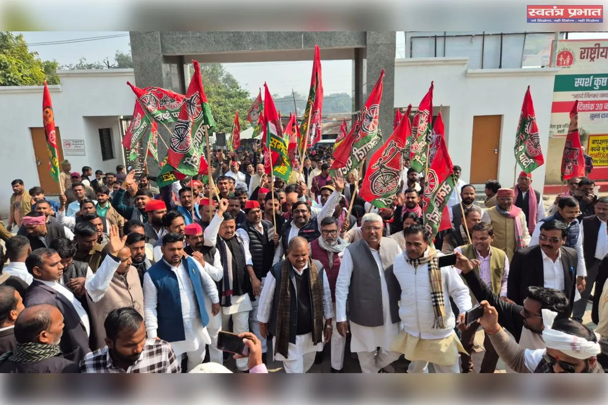 एसआईआर की गड़बड़ियों पर भड़की सपा, राज्यपाल को भेजा ज्ञापन