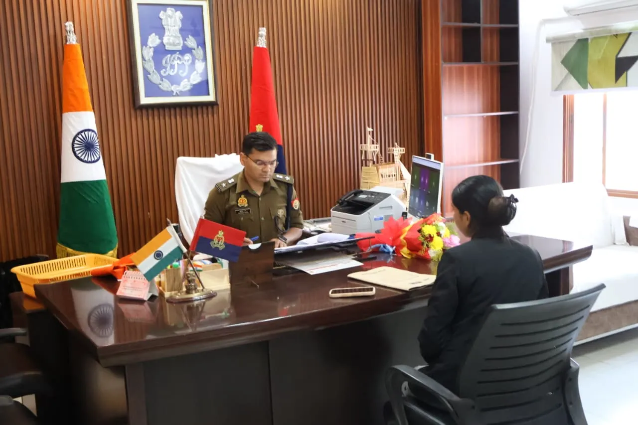 एसपी सोनभद्र ने जनता दर्शन में सुनीं समस्याएं, दिए त्वरित निस्तारण के निर्देश