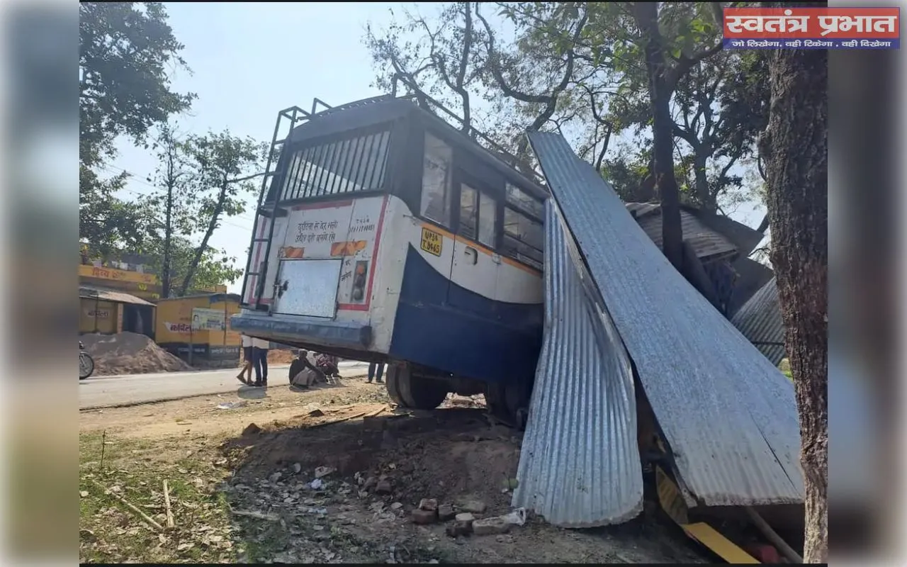 बेकाबू बस दुकानों में घुसी पांच लोग घायल, मिश्रिख जा रही थी बस 