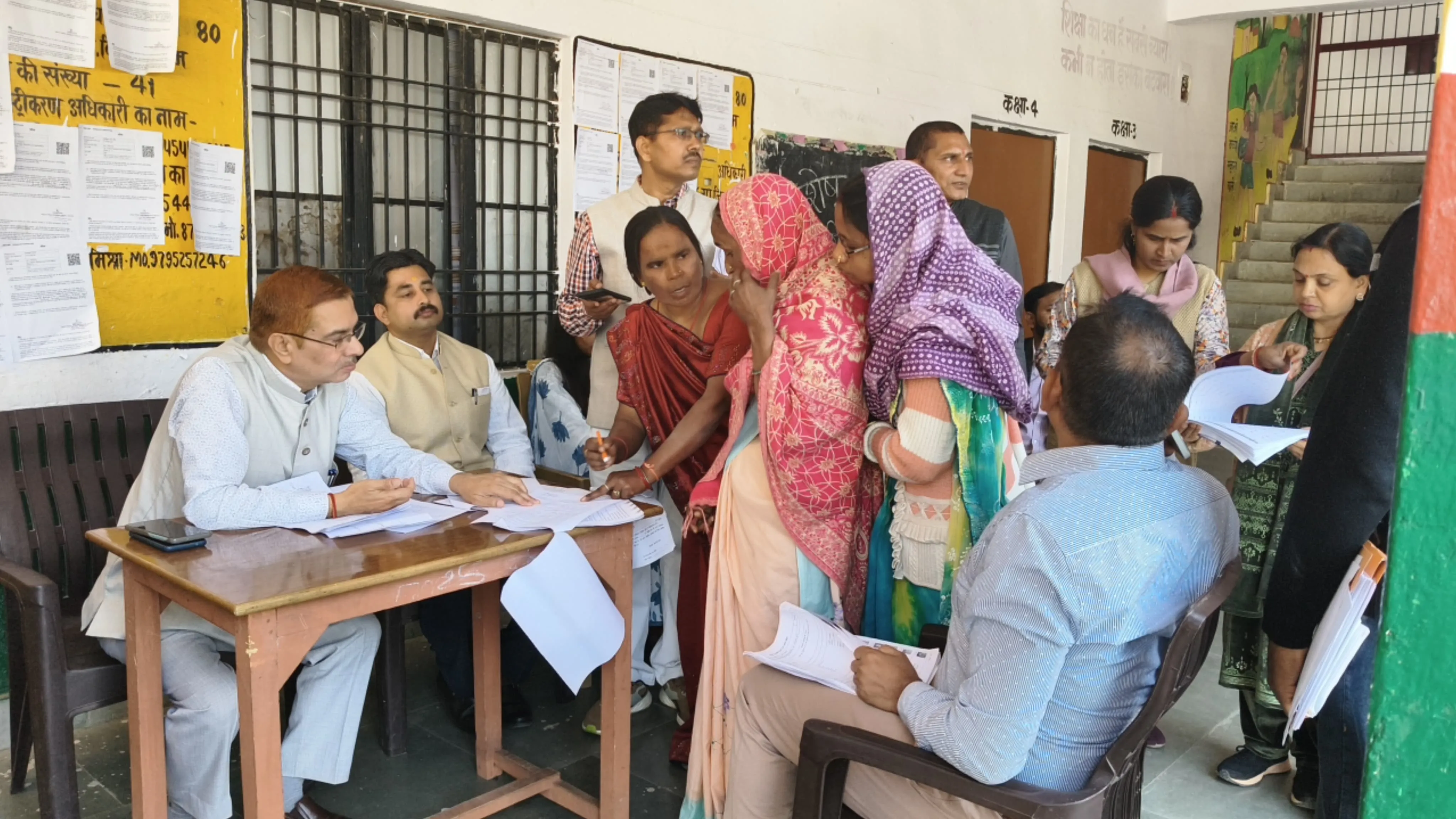 जिलाधिकारी ने किया मतदान केंद्रों का औचक निरीक्षण मतदाता सूची शुद्धिकरण के लिए विशेष प्रगाढ़ अभियान तेज