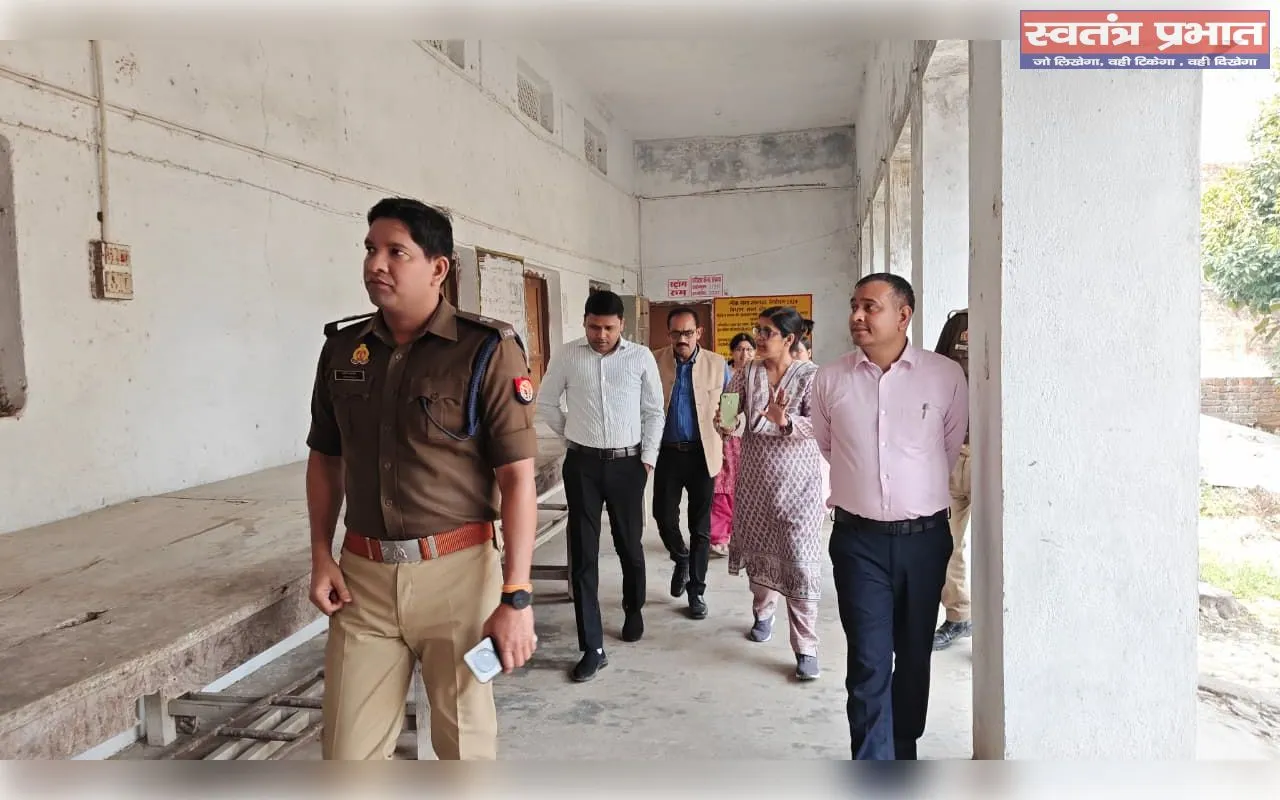 यूपी बोर्ड परीक्षा को लेकर एडीएम सहित अन्य अधिकारियों ने परीक्षा केंद्रों का किया निरीक्षण