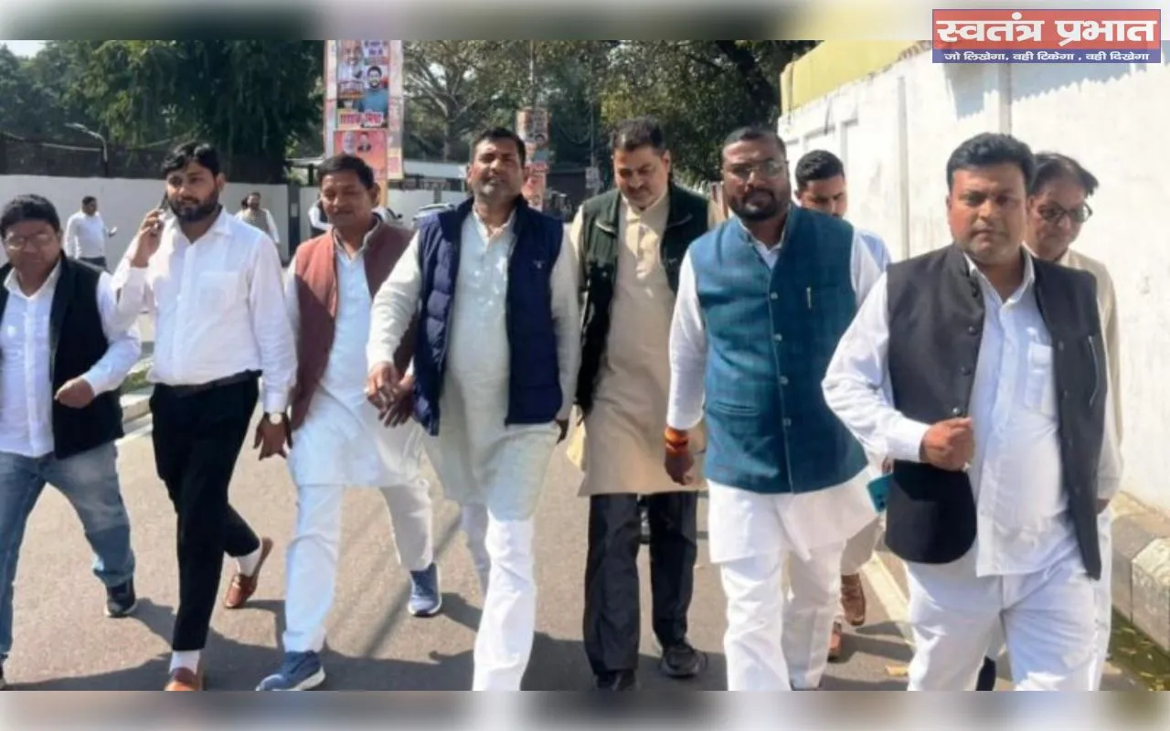 कांग्रेस नेताओं, कार्यकर्ताओं में लाठी चार्ज दुर्भाग्यपूर्ण, सवालों से डर गयी है योगी सरकार- विश्वनाथ चौधर