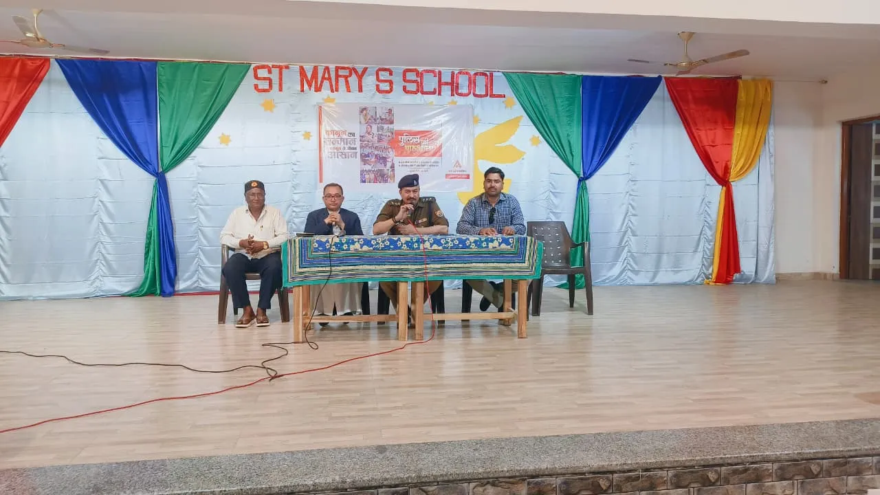 सेंट मैरी स्कूल, दुद्धी में साइबर जागरूकता कार्यक्रम का आयोजन, क्षेत्राधिकारी  ने  किया छात्र  छात्राओं को  जागरुक